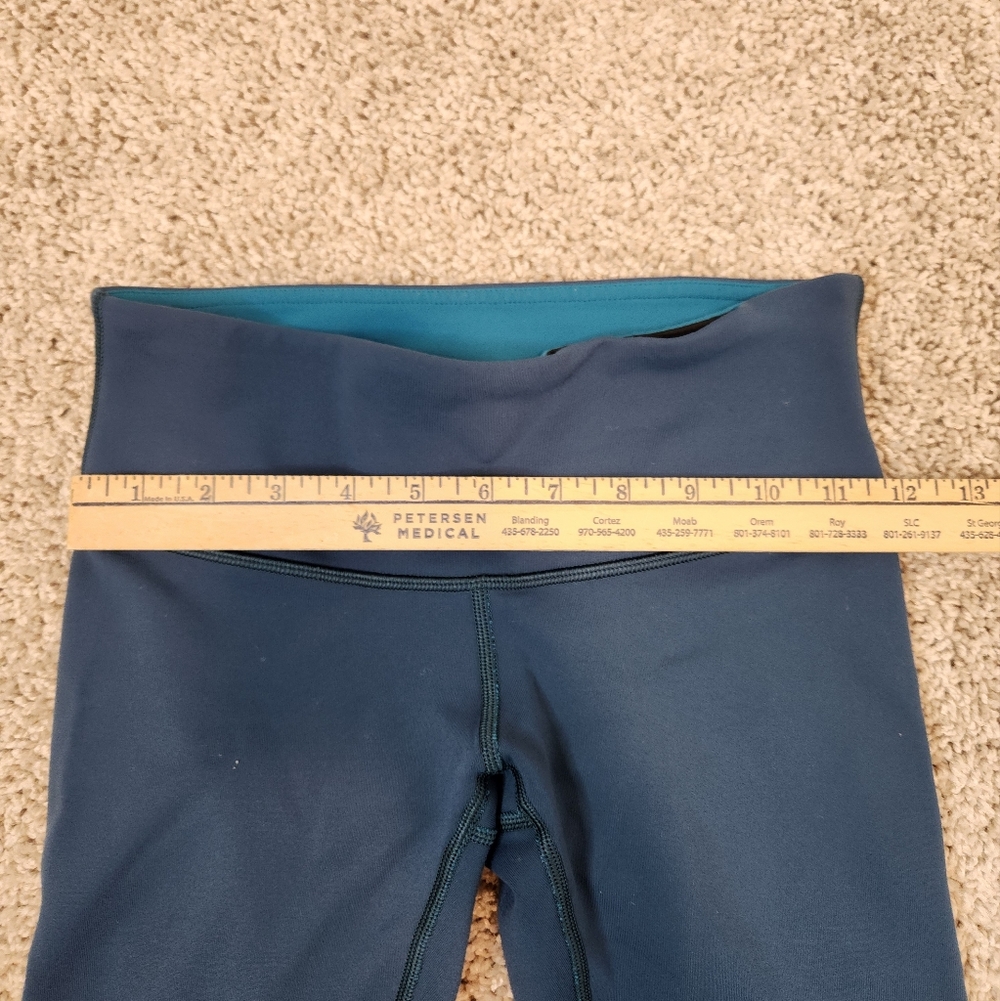 Lululemon Wunder Under Reversible Crop Leggings Size 4 - Picture 5 of 8